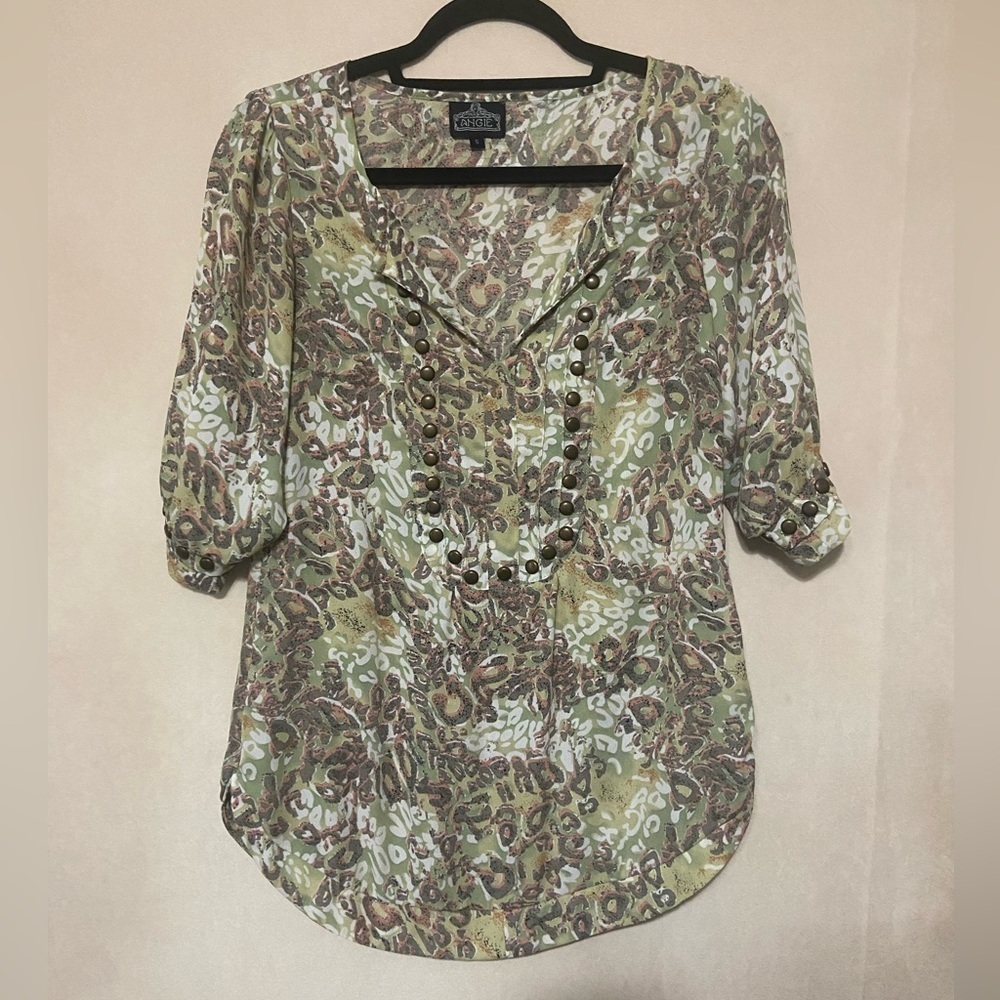 Angie women's S split v neck stud detail neutral animal print blouse tunic EUC